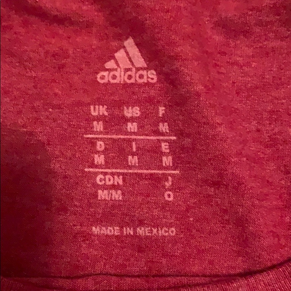 Red t-shirt - Picture 2 of 2